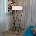 Lámpara de pie de salón de diseño minimalista moderno en hierro Dubai Características