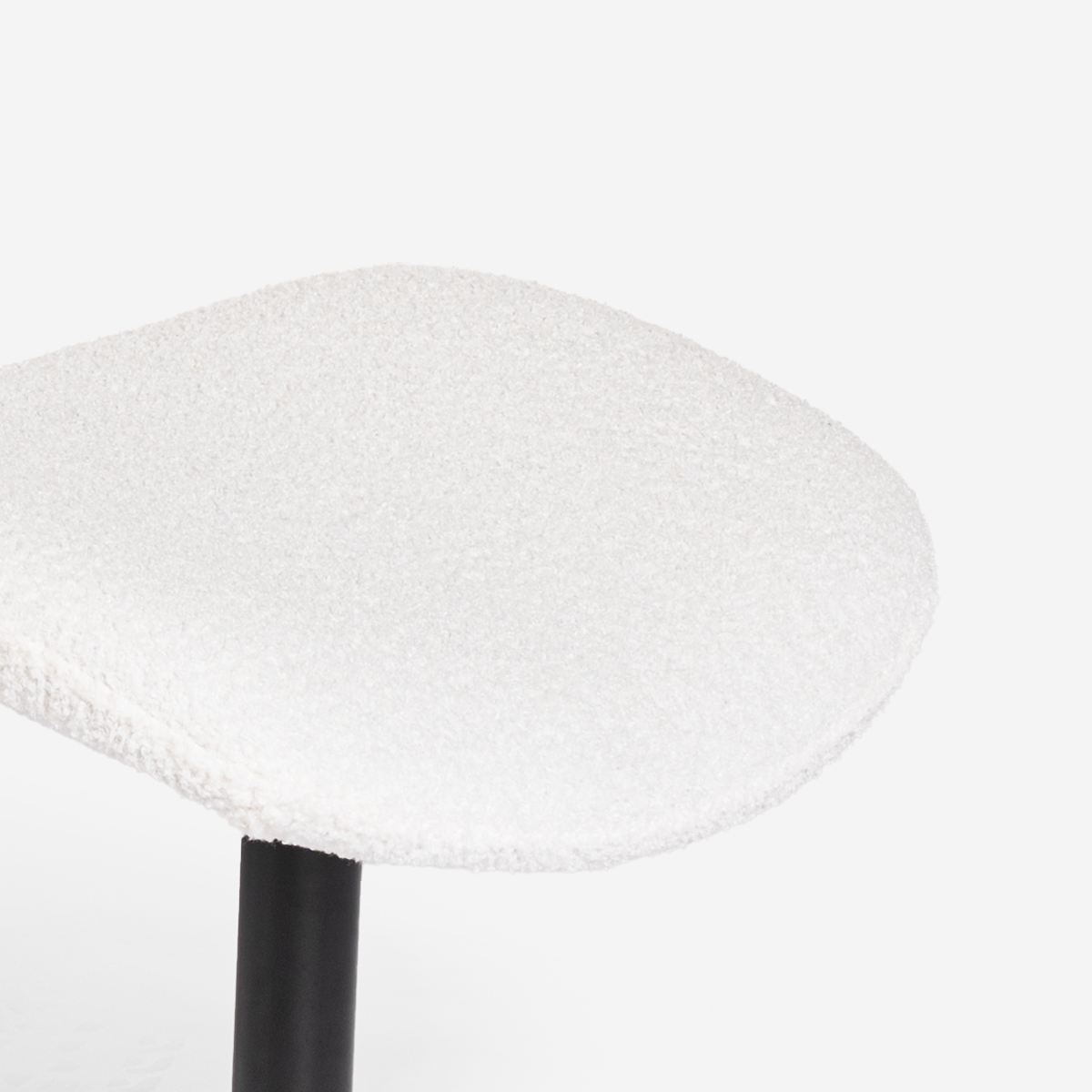 Fauteuil avec repose-pieds en bouclé blanc pour salon bureau Shiro Catalogue