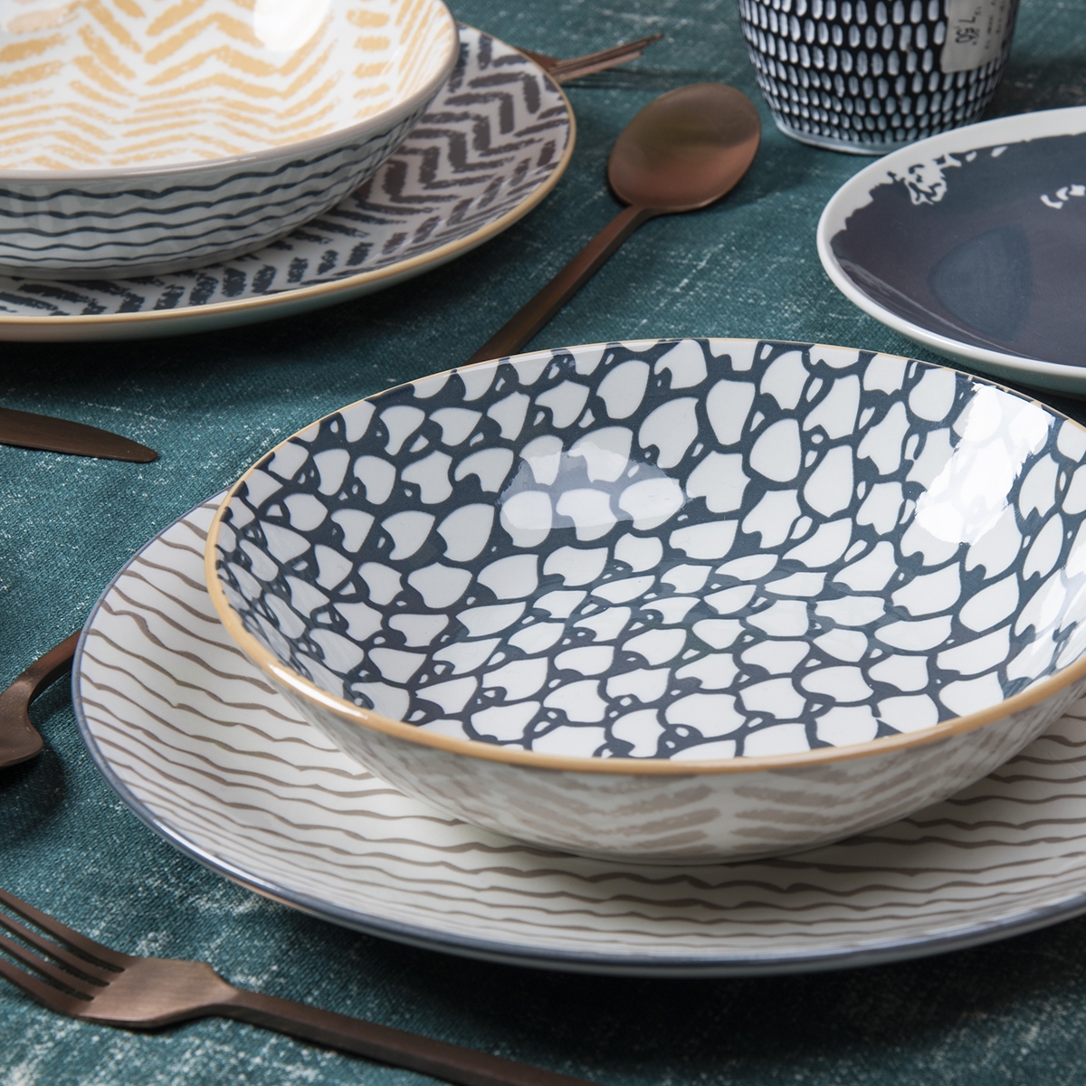 Service Assiettes Porcelaine Fine Master – 18 Pièces, Fleurs Jaunes, Pour 6 Personnes