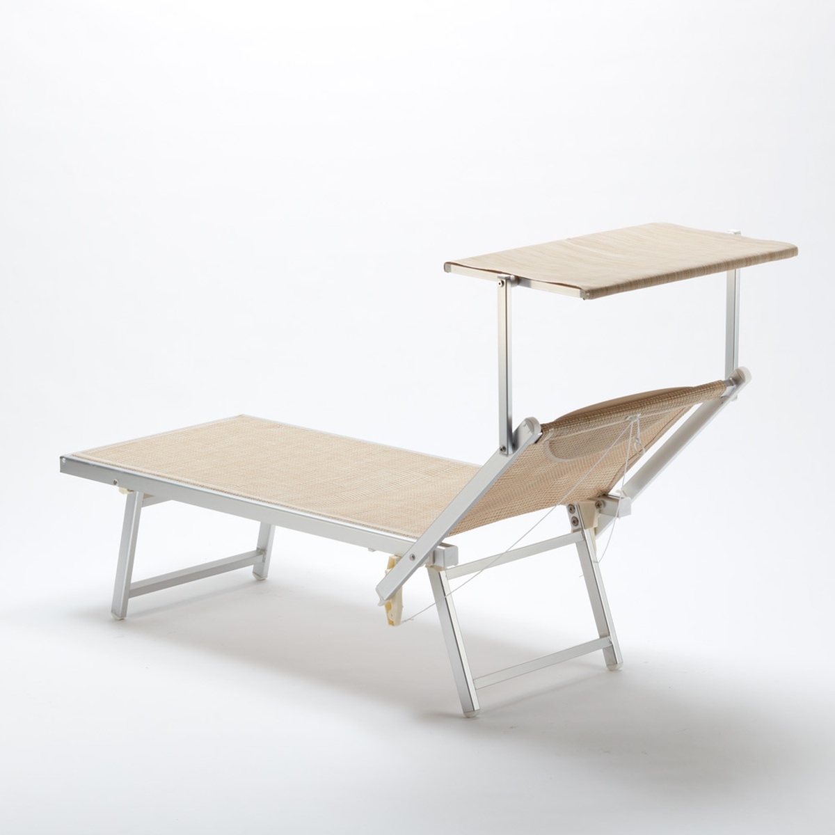 20 Lettini spiaggia mare prendisole in alluminio Italia stock 
