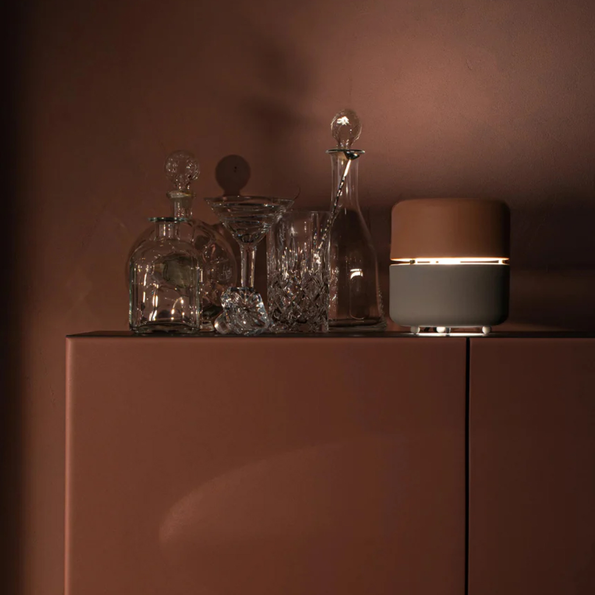 Kompakte moderne Design-Tischlampe aus Metall Luminosa