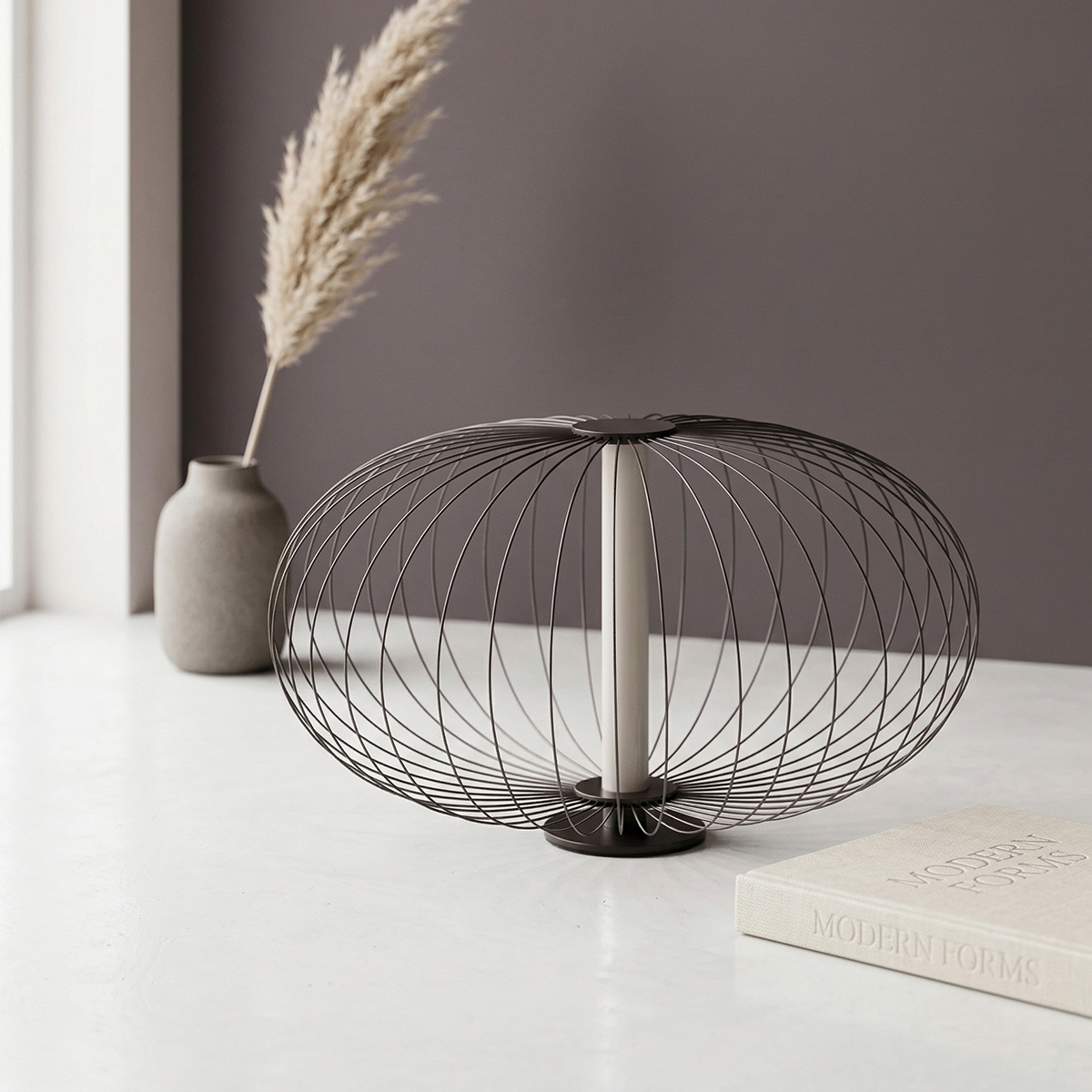 LED-Tischlampe im modernen geometrischen Design Radiante