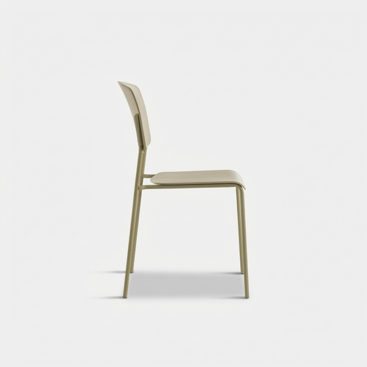 Lot de 4 chaises modernes empilables en polypropylène pour cuisine et salle à manger Vega