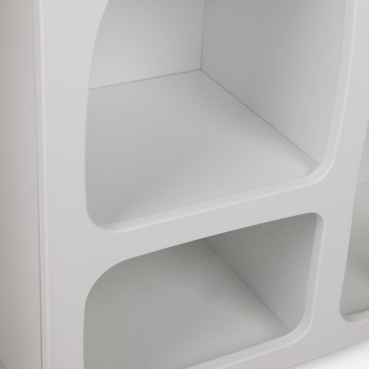 Moderne Liva 120 Konsole mit platzsparenden Ablageflächen