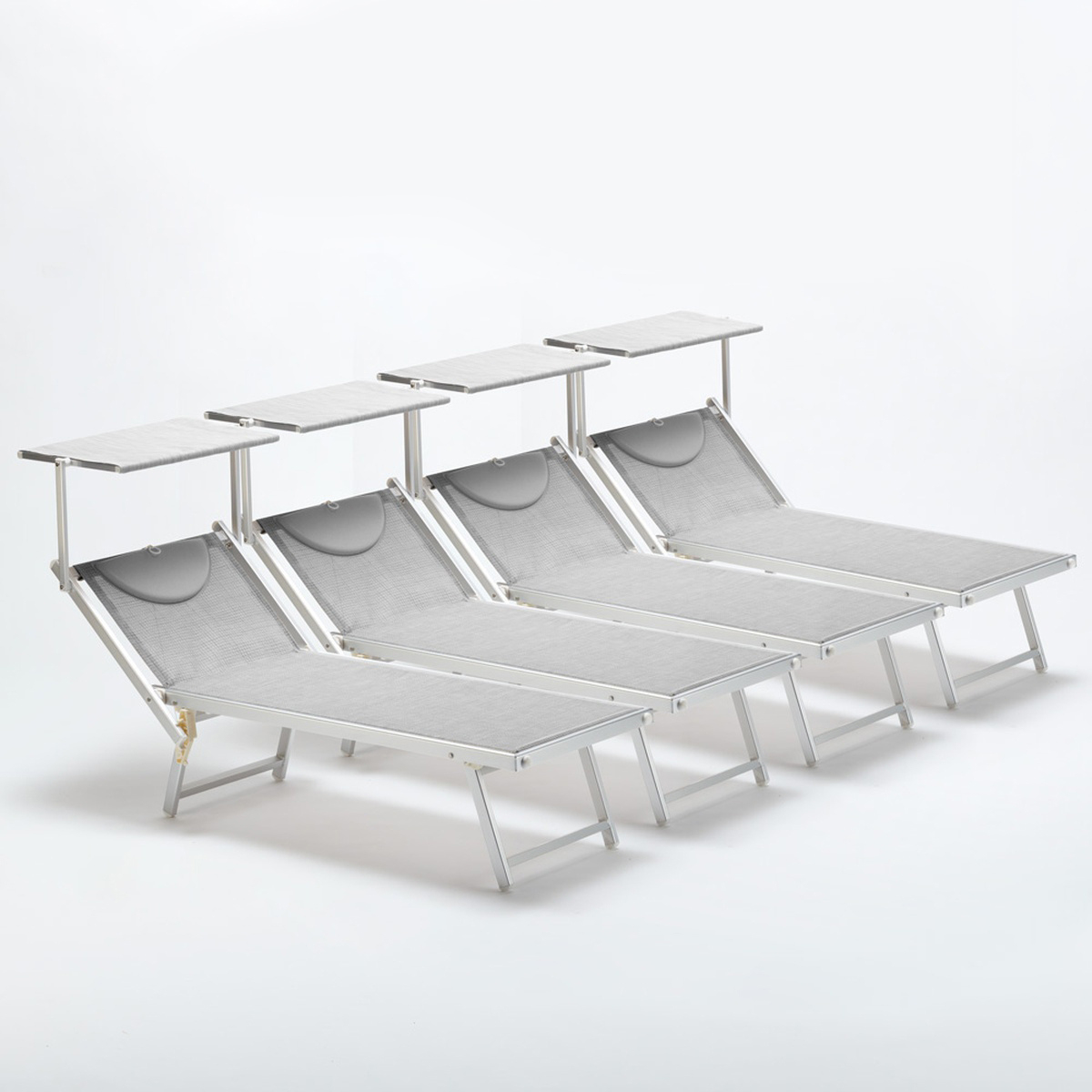 4 Lettini spiaggia mare professionali in alluminio Italia Stock
