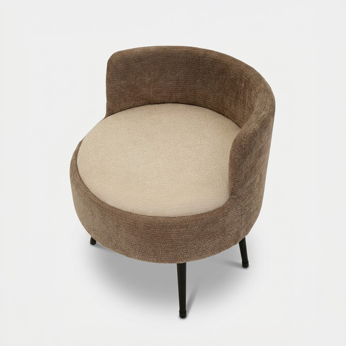 Sillón acolchado de diseño nórdico Vipe Poised Comfort