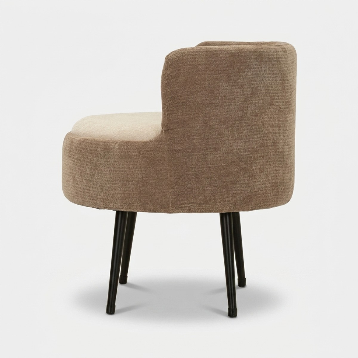 Sillón acolchado de diseño nórdico Vipe Poised Comfort