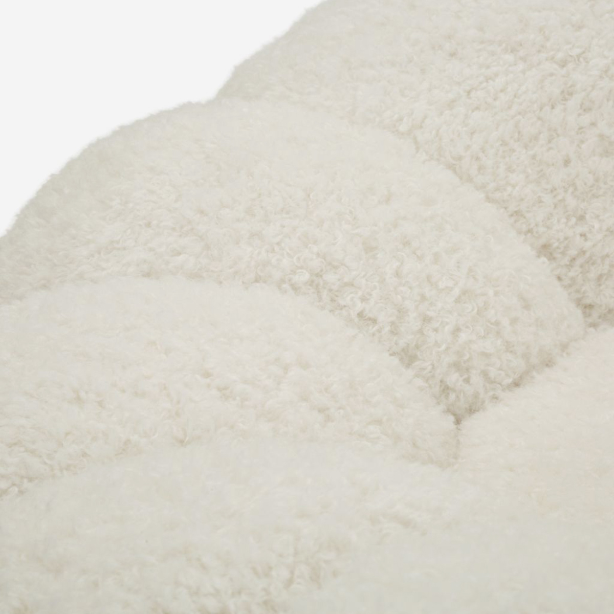 Sillón moderno tapizado para salón Boubble Ivory Embrace