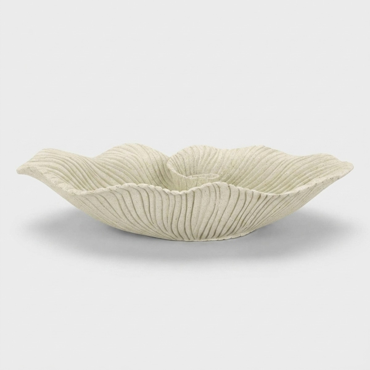 Centro de mesa decorativo de poliresina Sand Petal Silhouette