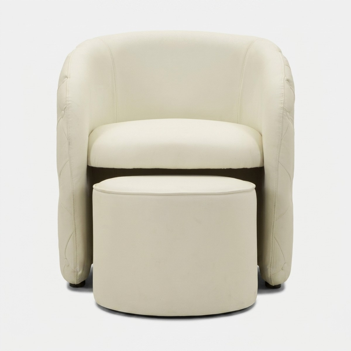 Sillón tapizado con reposapiés de polipiel Zagabria