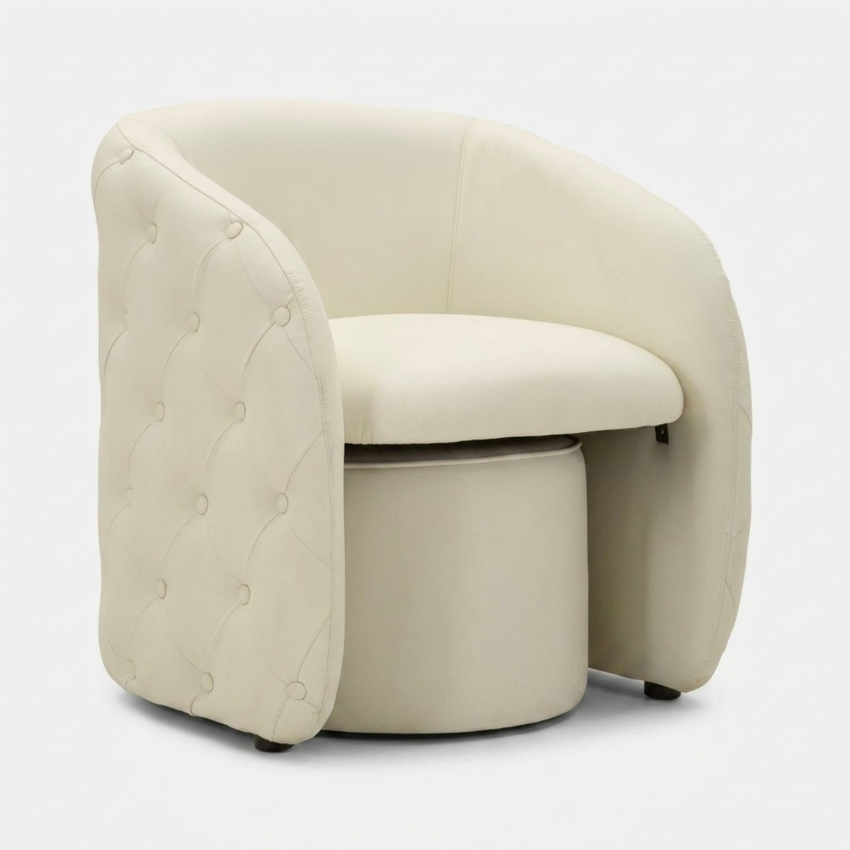 Sillón tapizado con reposapiés de polipiel Zagabria