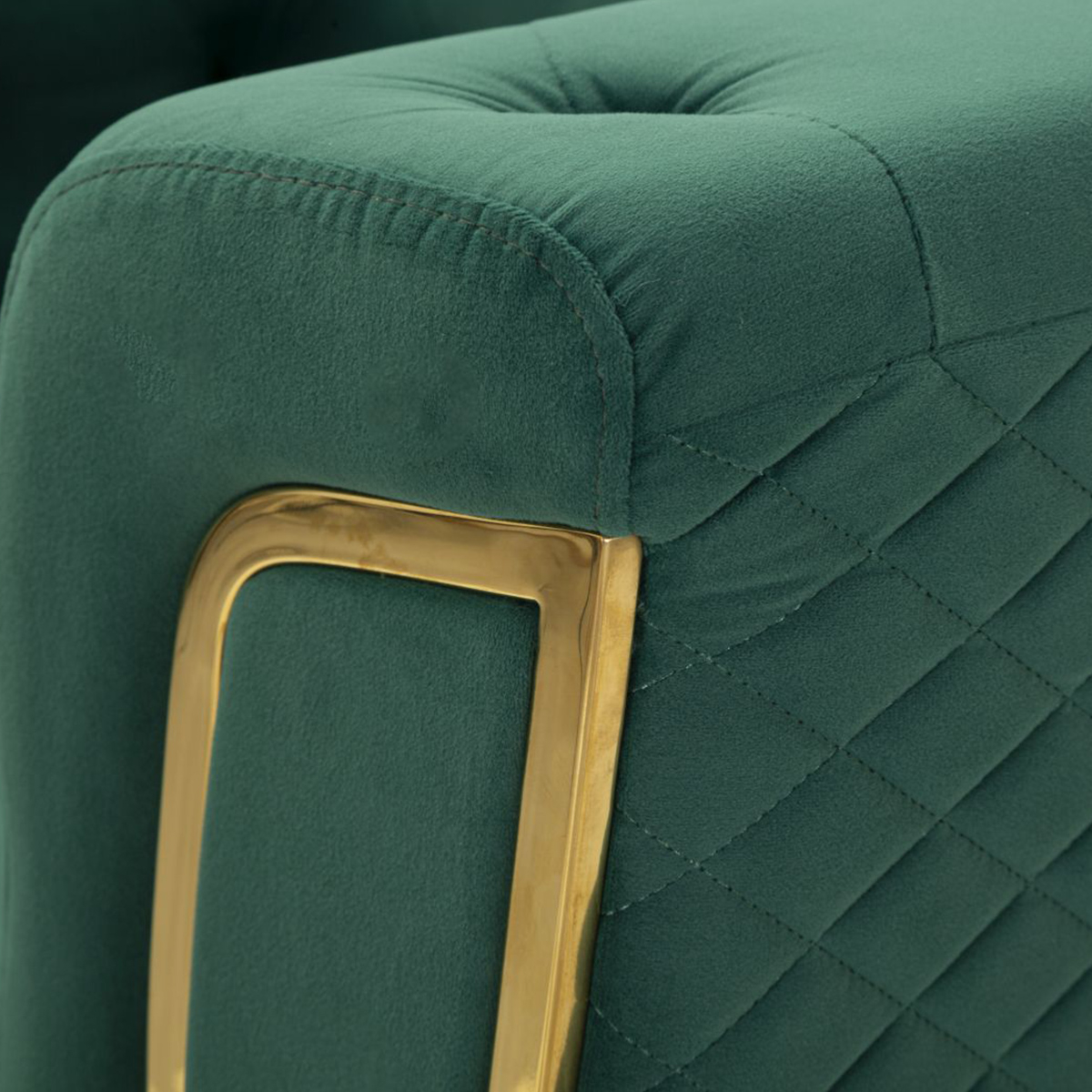 Sillón tapizado en terciopelo con cojín Emy