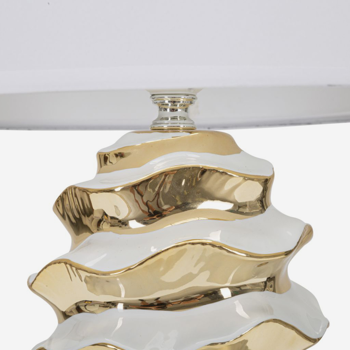 Lámpara de mesa Glam Space de cerámica y tela