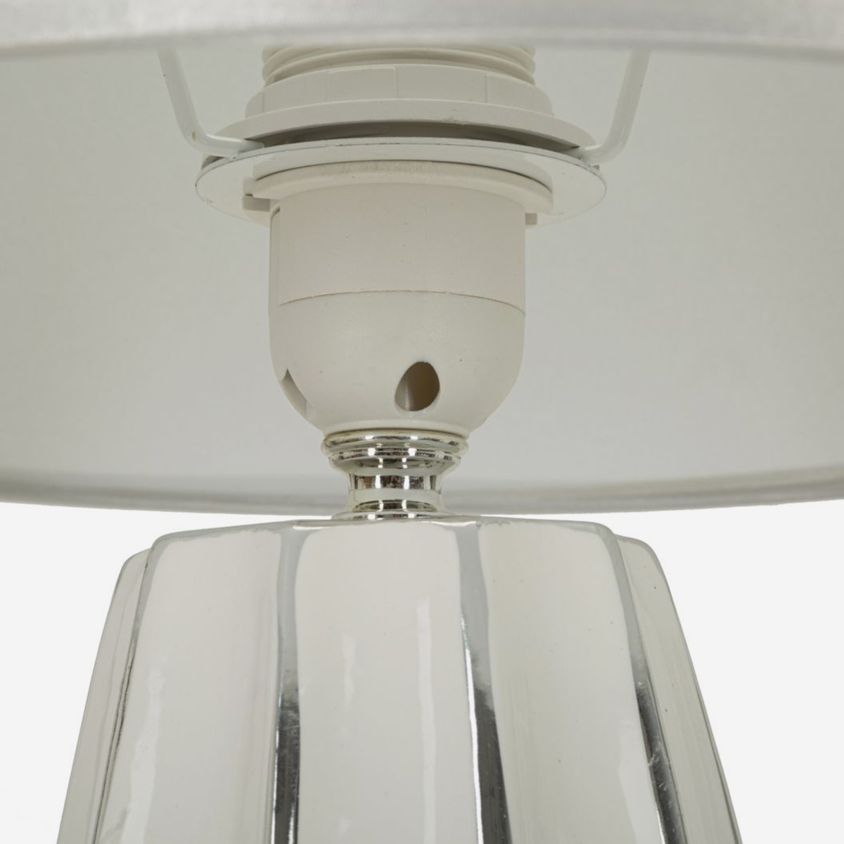 Lampada da tavolo in ceramica con paralume Emmi