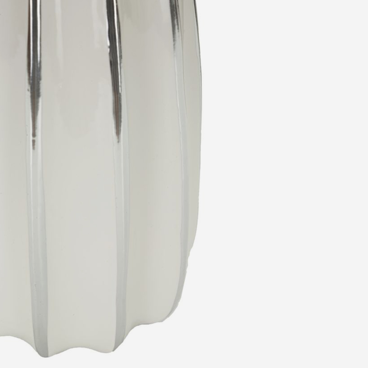 Lámpara de mesa de cerámica con pantalla Emmi