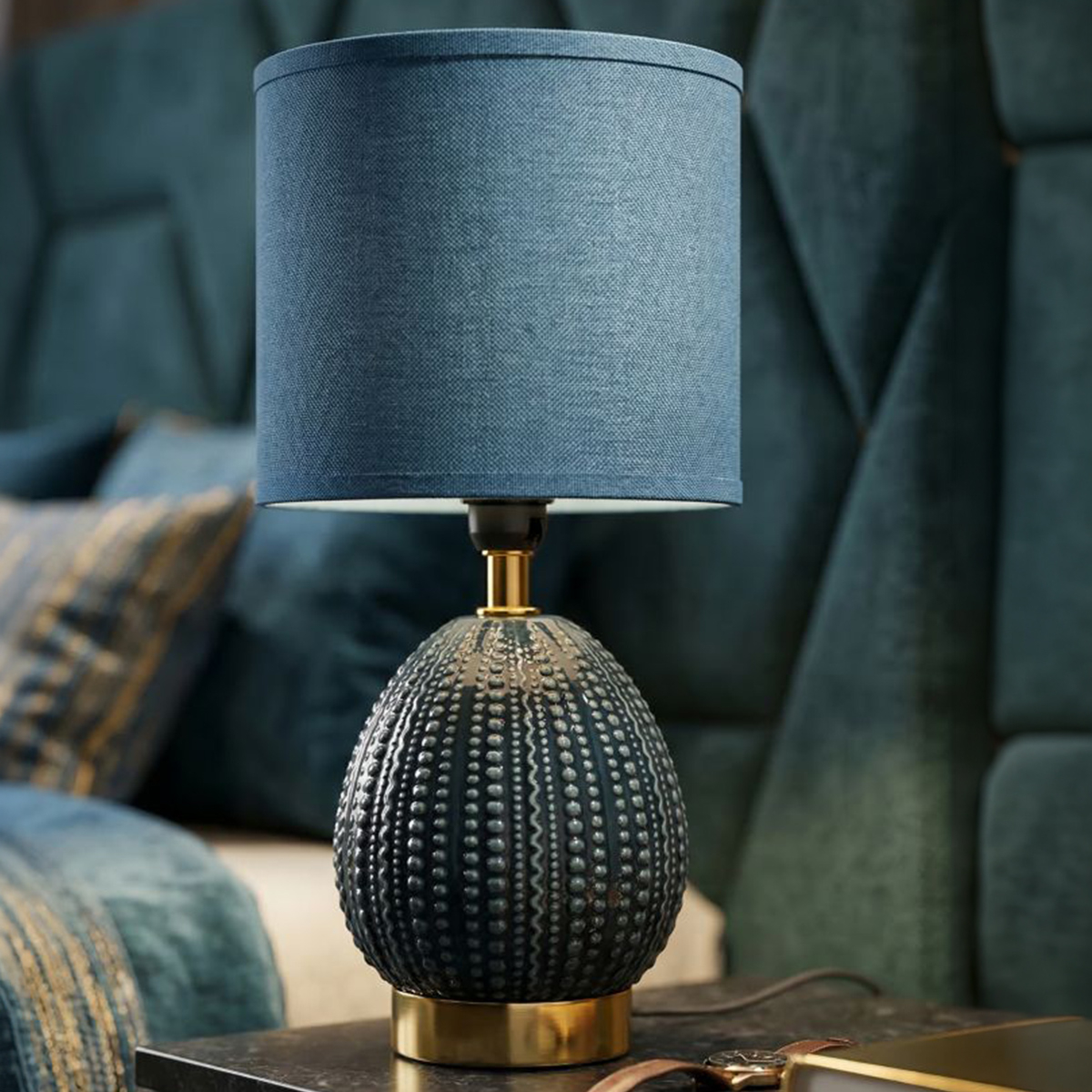 Lampada da comodino in ceramica e tessuto Flavi