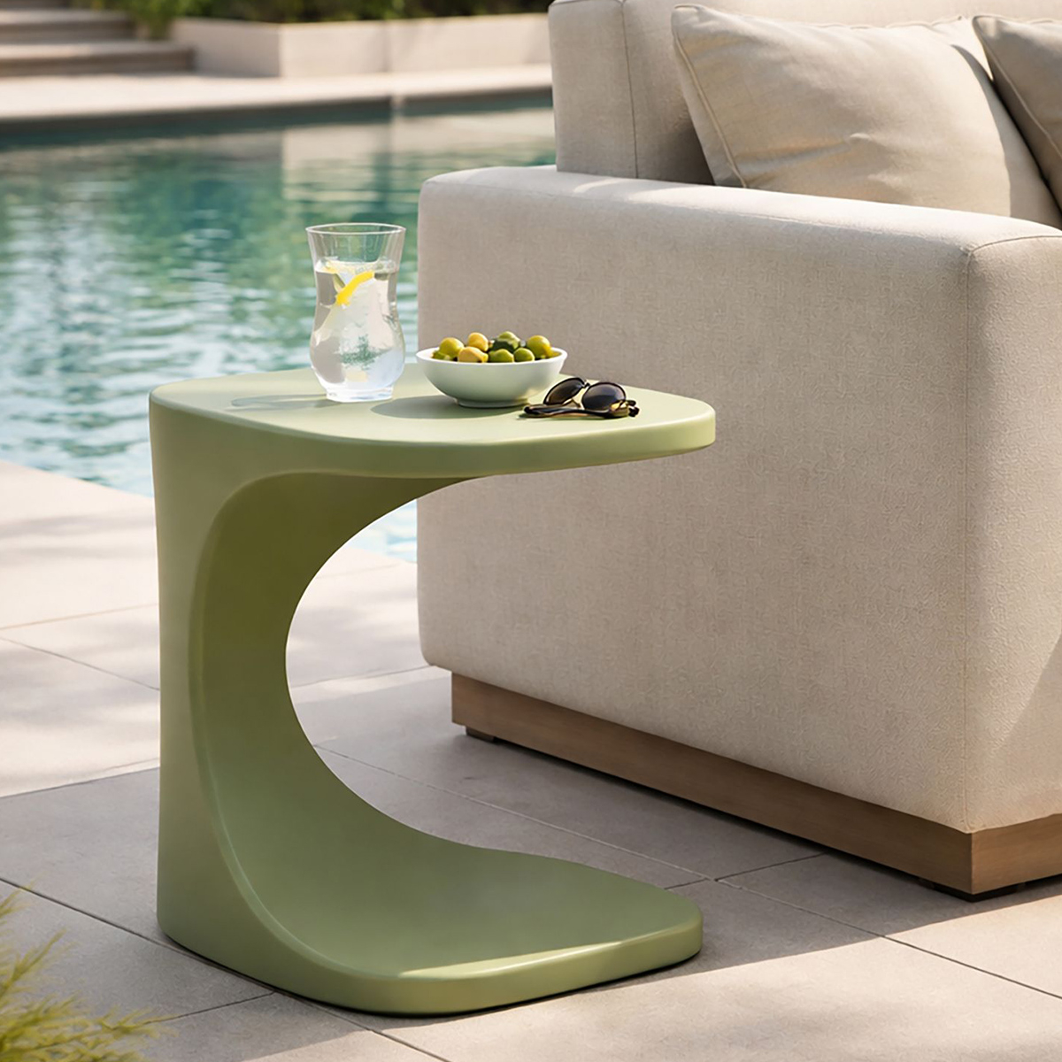 Indoor- & Outdoor-Beistelltisch aus Polyethylen Ibiza