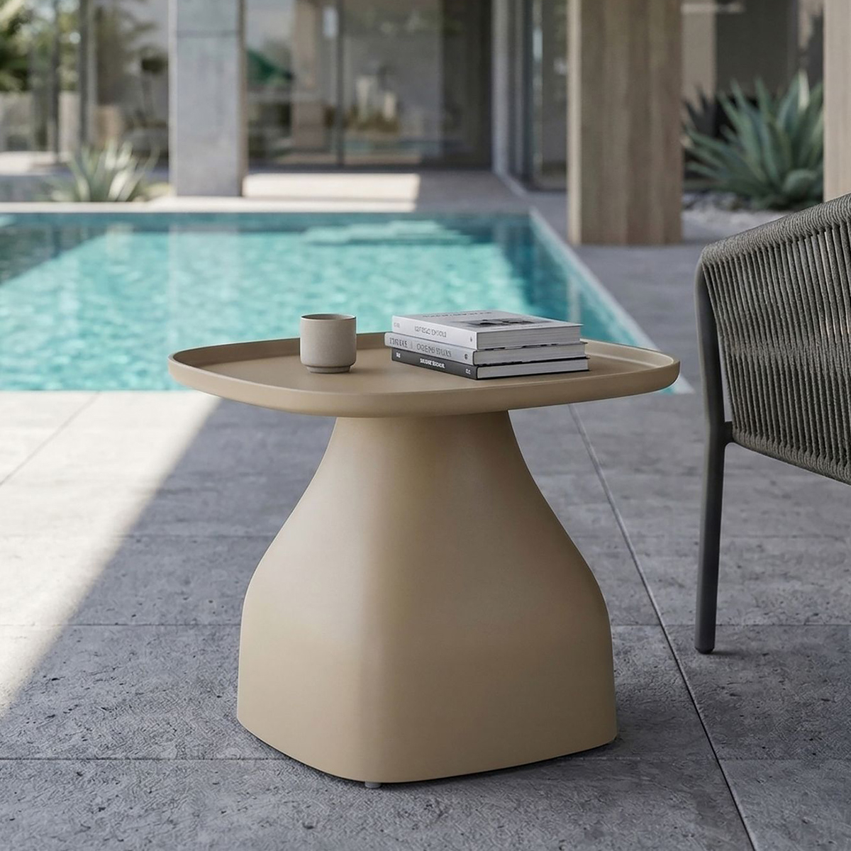 Indoor- und Outdoor-Beistelltisch aus Polypropylen Gea 38