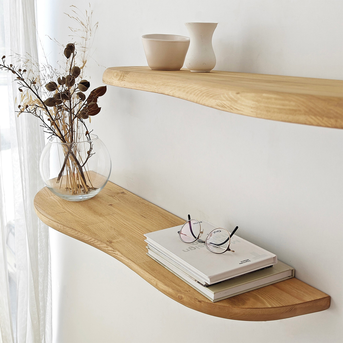 Wandregal aus Kiefernholz Wavy