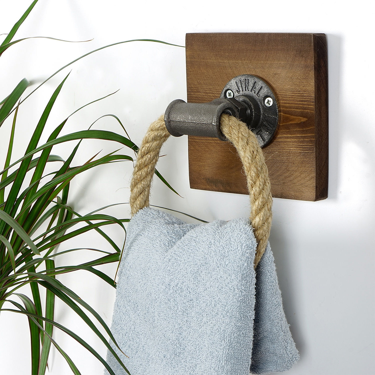 Toallero de pared de madera y metal Hearth