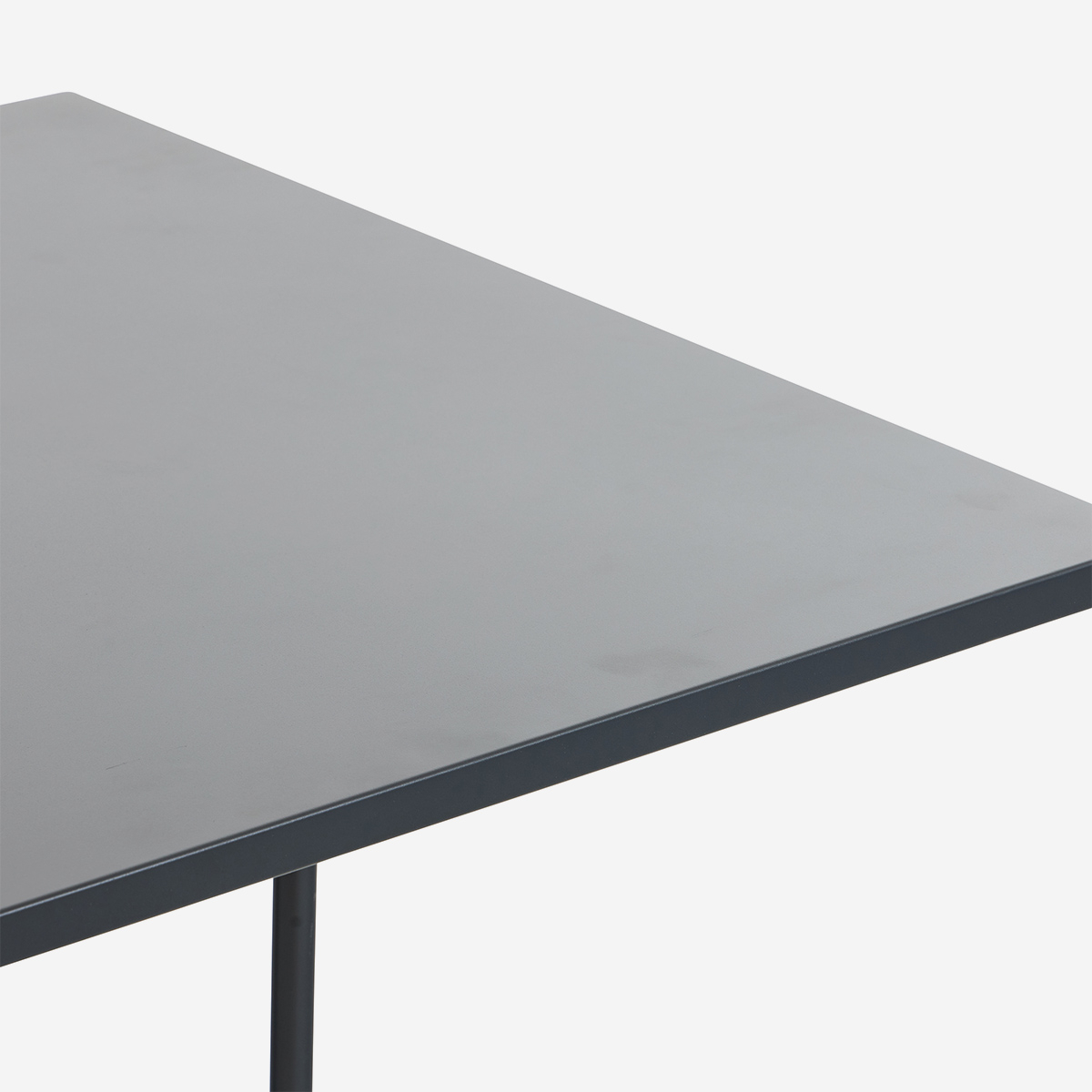 Quadratischer Metalltisch für Essbereich und Bistro 80x80 cm Alvaro