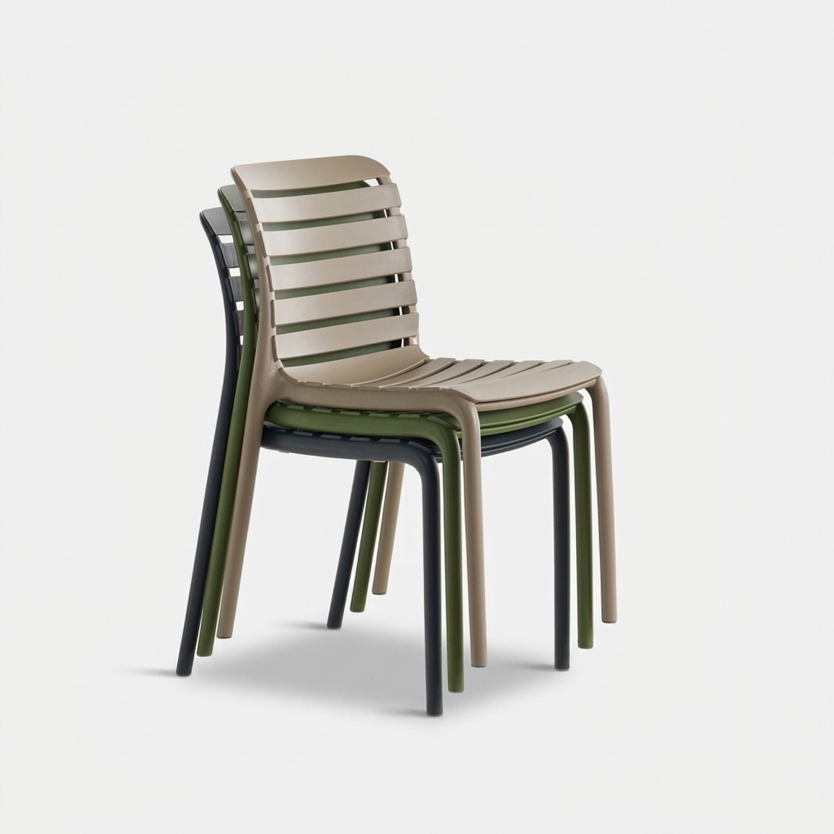 2er Set stapelbare Stühle für innen und außen Fenis Zanini Design
